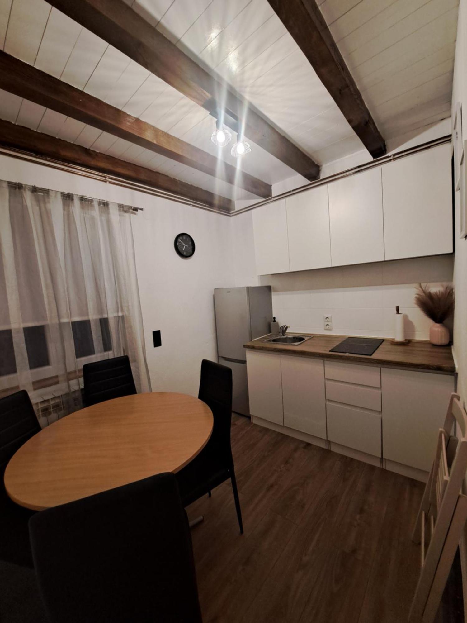 Guest House Emanuela 슬루니 외부 사진