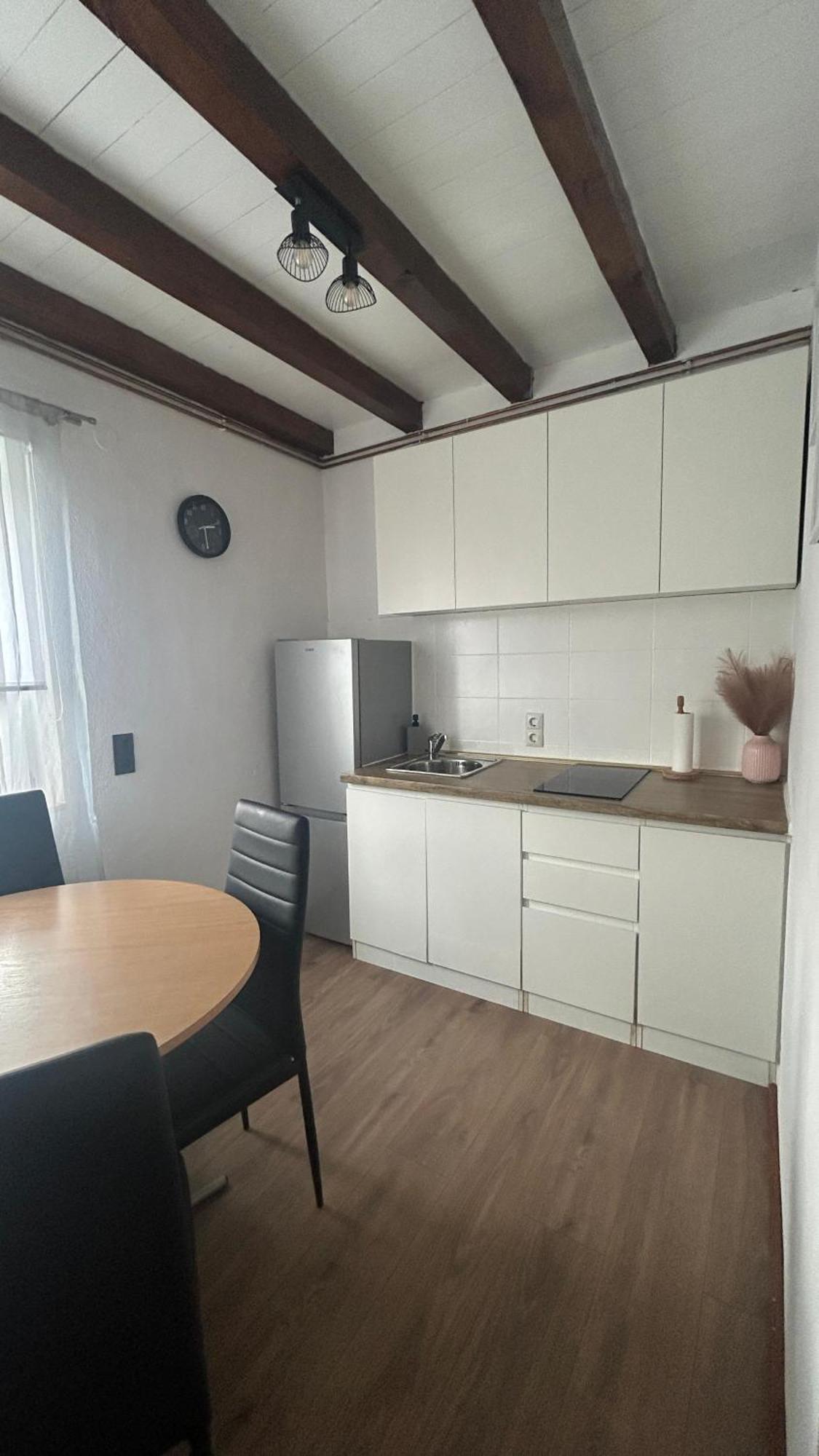 Guest House Emanuela 슬루니 외부 사진
