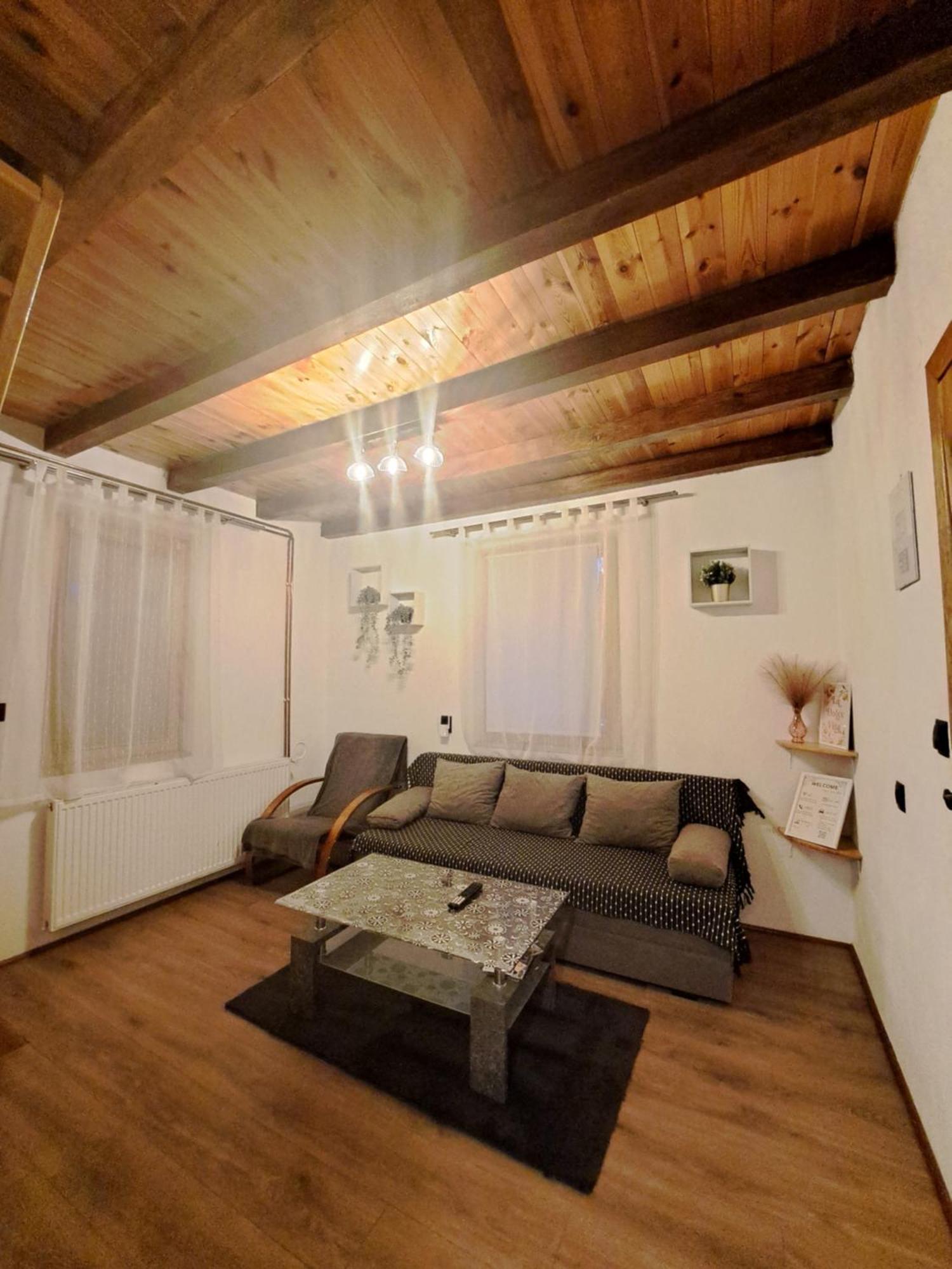 Guest House Emanuela 슬루니 외부 사진
