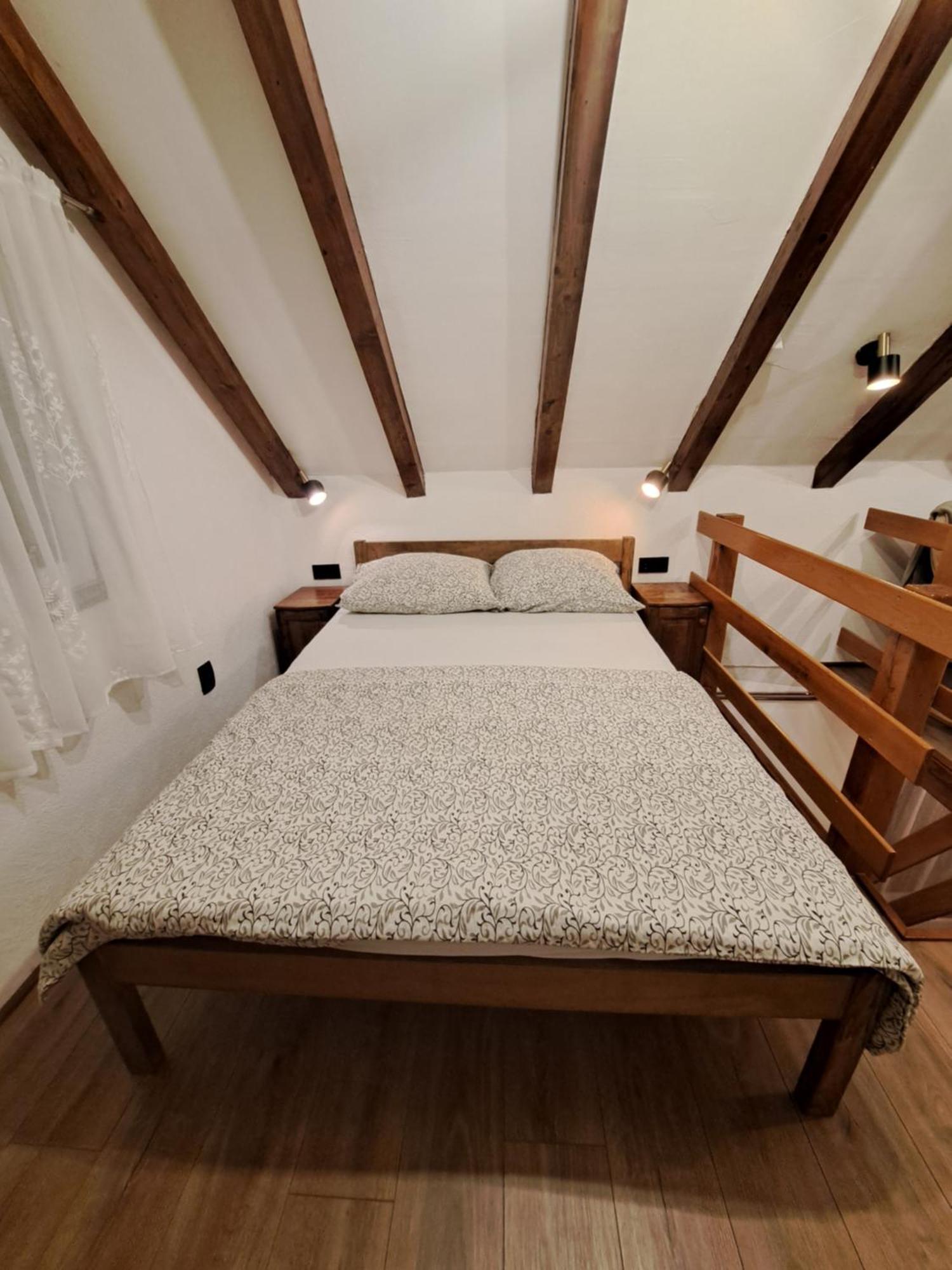 Guest House Emanuela 슬루니 외부 사진